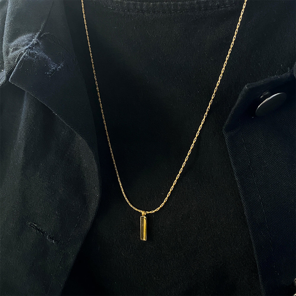 Wire Chain Tag Necklace